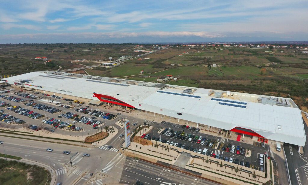 Taxi transport to Supernova Zadar shopping center